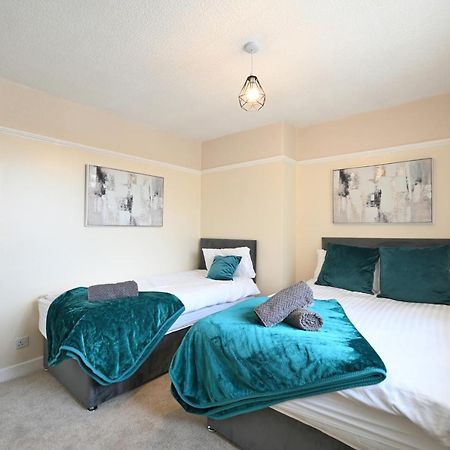 Sleek And Stylish 3 Bed In Bolton - Garden - Parking Villa Exterior photo