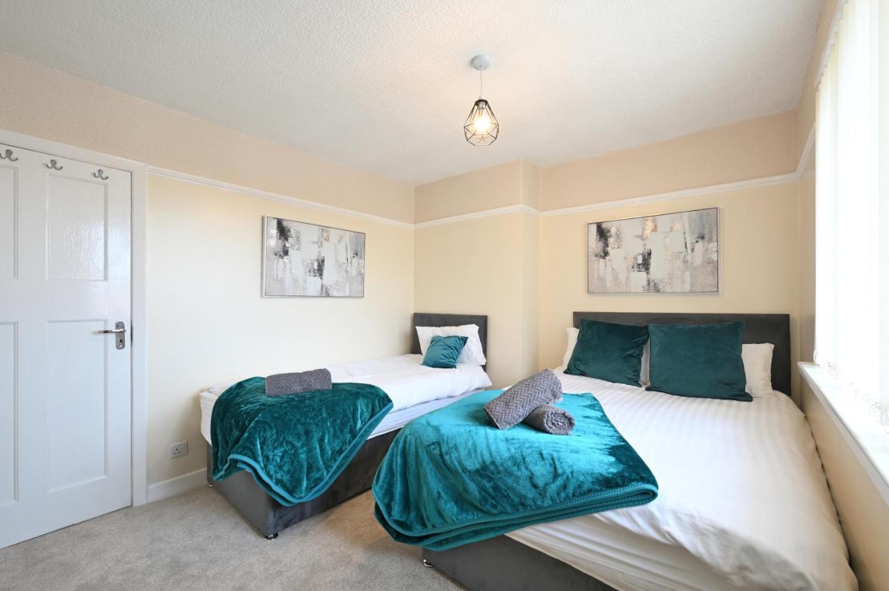 Sleek And Stylish 3 Bed In Bolton - Garden - Parking Villa Exterior photo